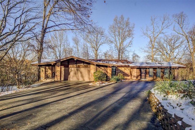 view of front of house featuring a garage