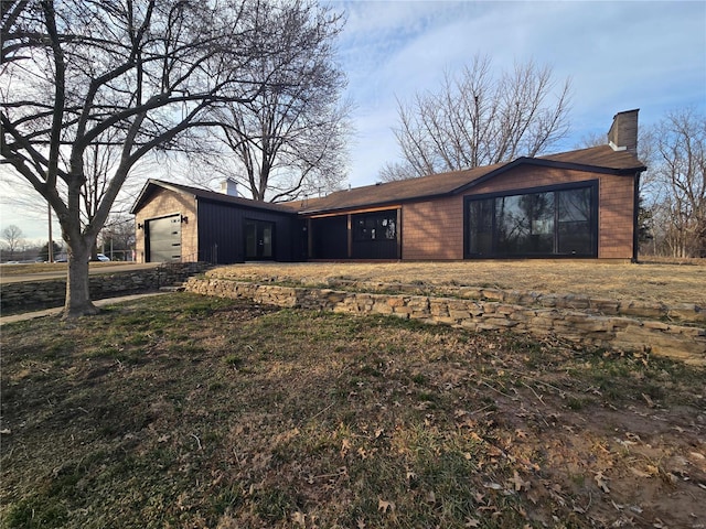 view of front facade with a garage