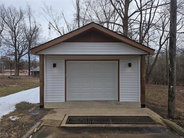 view of detached garage