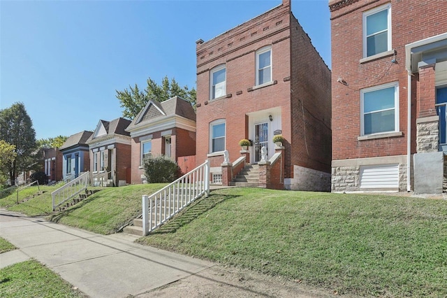 view of front of house with a front yard