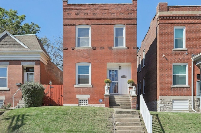 view of front of house featuring a front yard