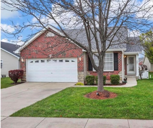 view of front facade featuring a front lawn and a garage