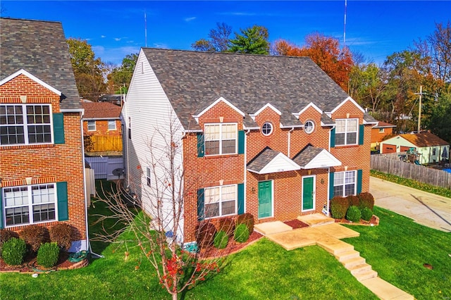 view of front of home featuring a front lawn