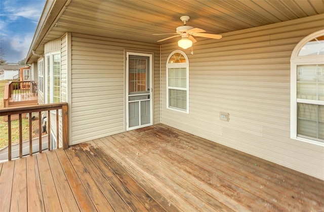 deck with ceiling fan