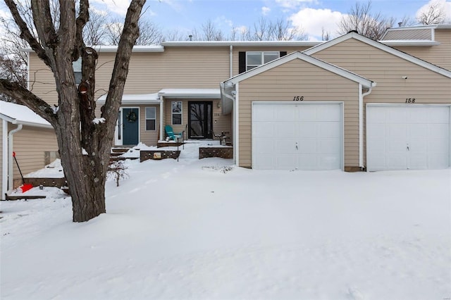 view of front facade featuring a garage