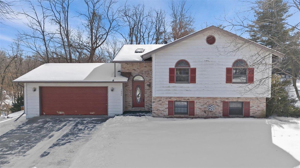 view of front of house with a garage