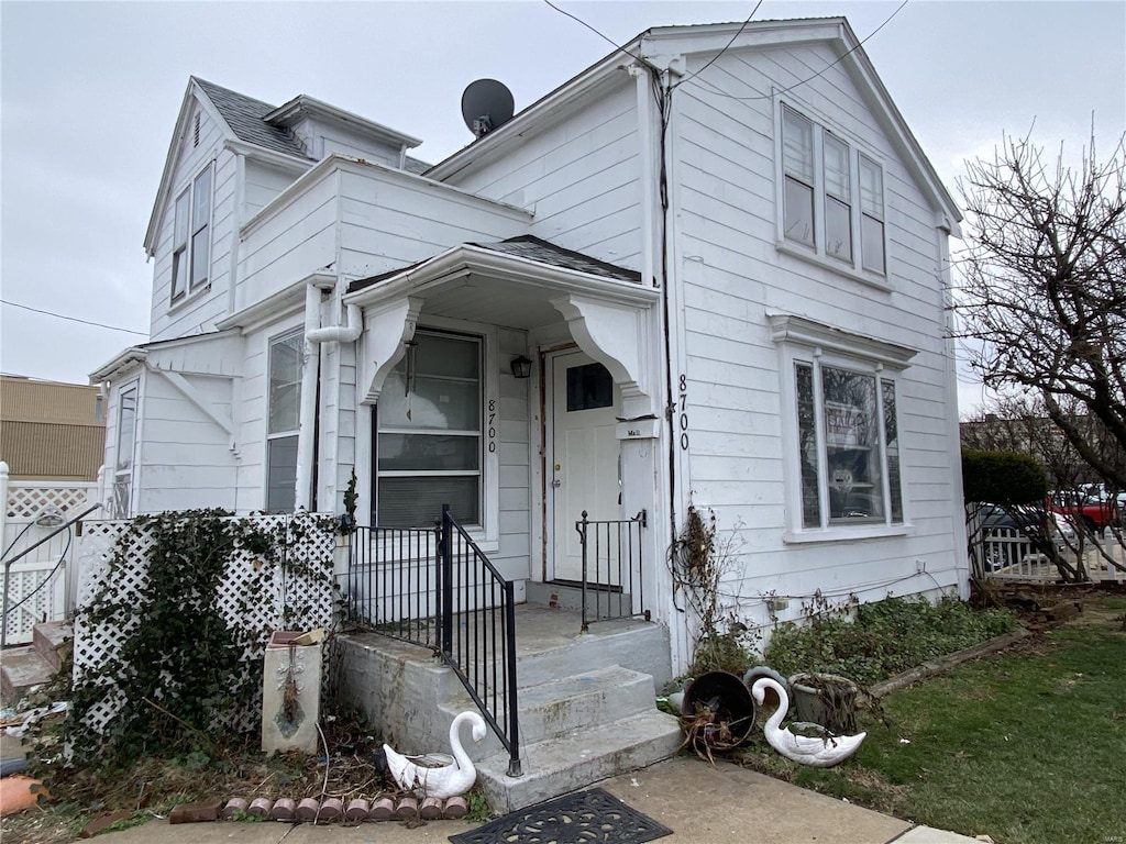 view of front of property