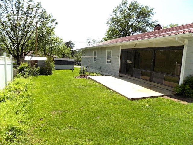 view of yard featuring a patio