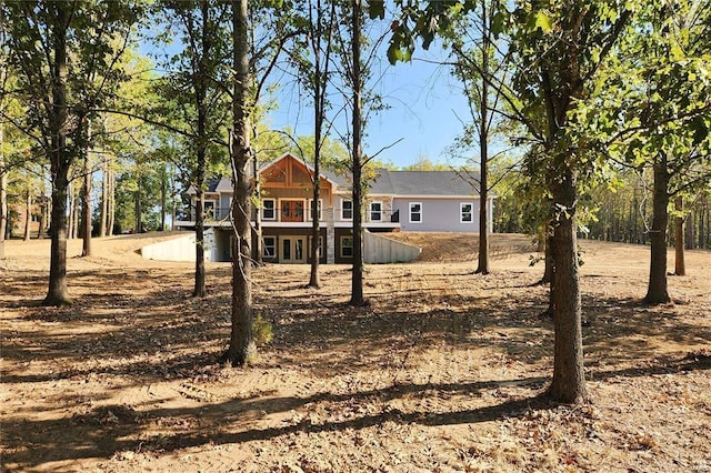 view of front facade featuring a deck