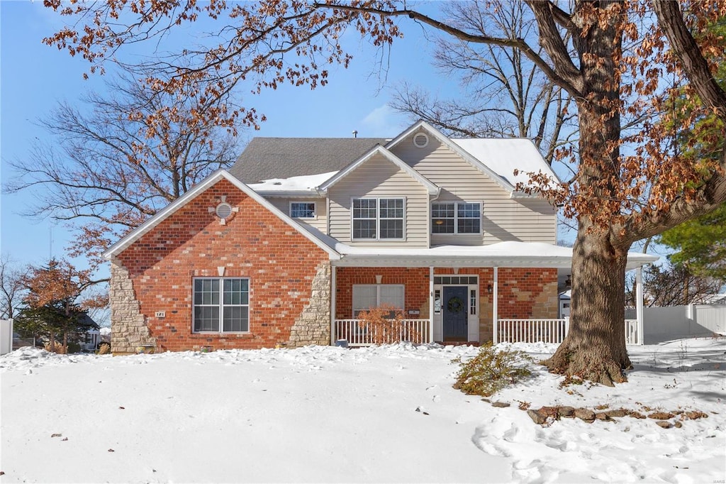 view of front of property featuring a porch