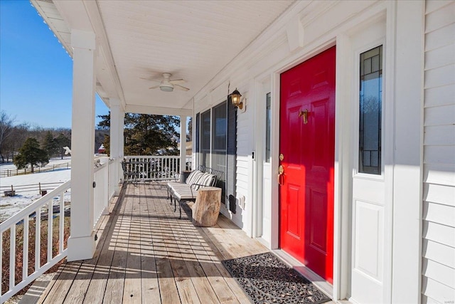 deck with ceiling fan