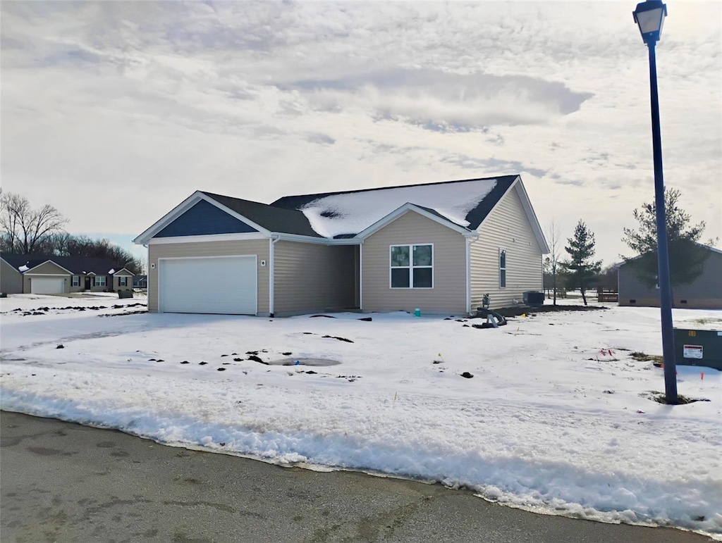 view of front facade with a garage