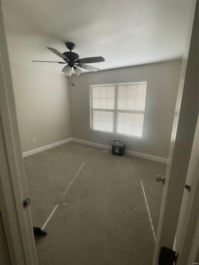 empty room with ceiling fan