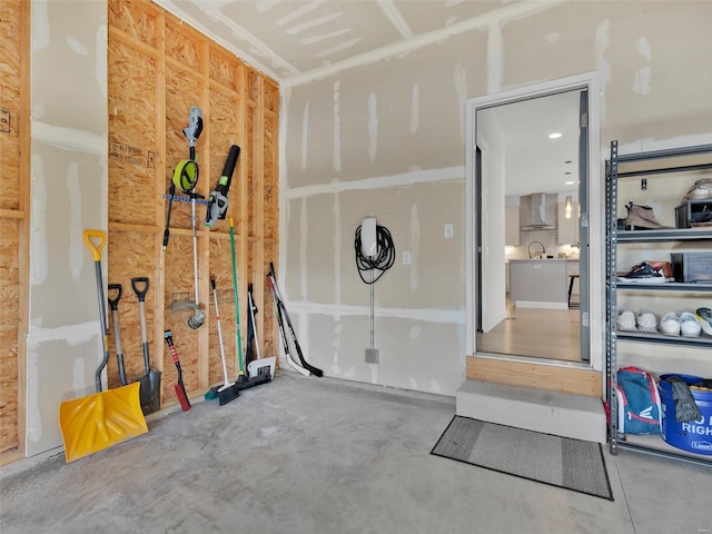 bathroom featuring concrete floors