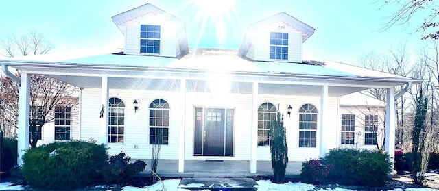 view of front of house featuring a porch