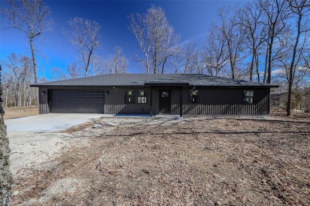 view of front facade with a garage