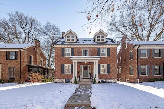 view of colonial inspired home