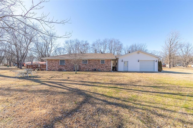 ranch-style home with a front yard