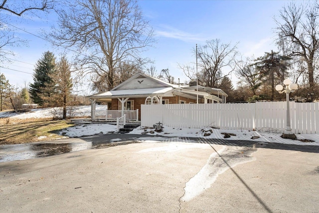 view of front of house with a porch