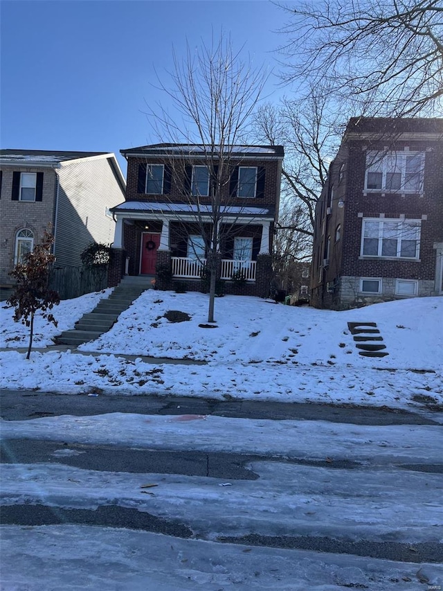 front facade featuring a porch