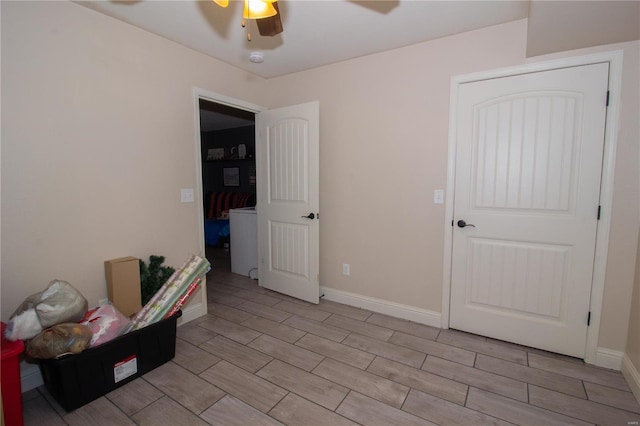 empty room with ceiling fan