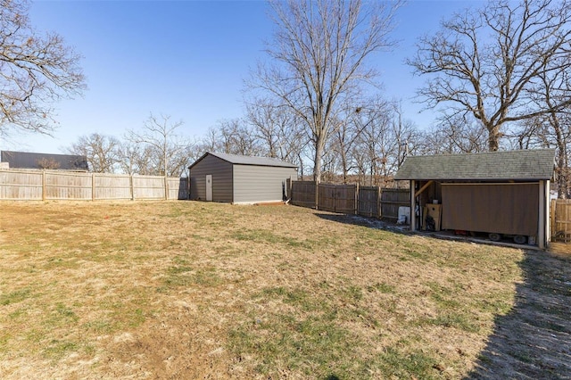 view of yard with a storage shed