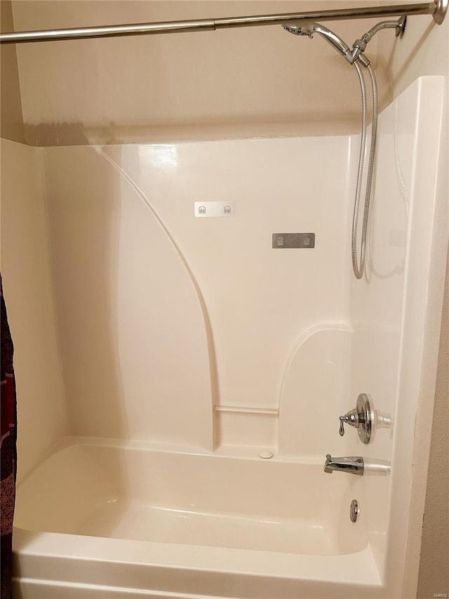 bathroom featuring shower / bathing tub combination