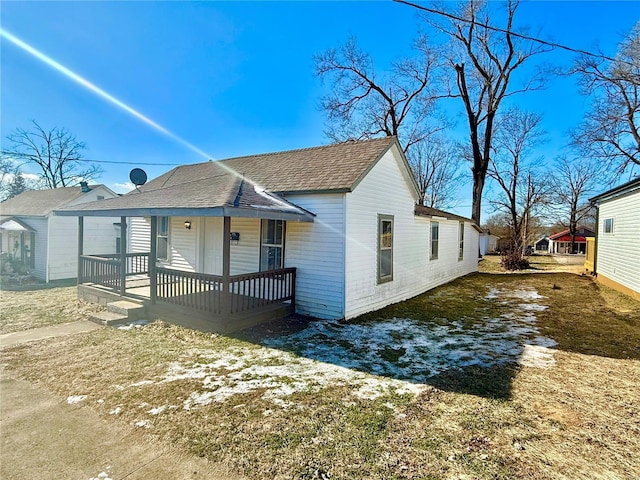 view of front facade featuring covered porch