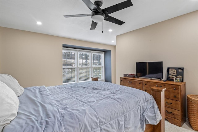 bedroom with ceiling fan