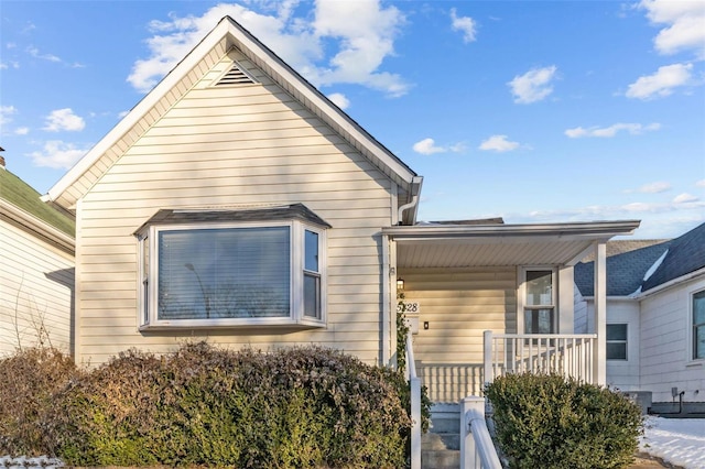 view of front of home with covered porch