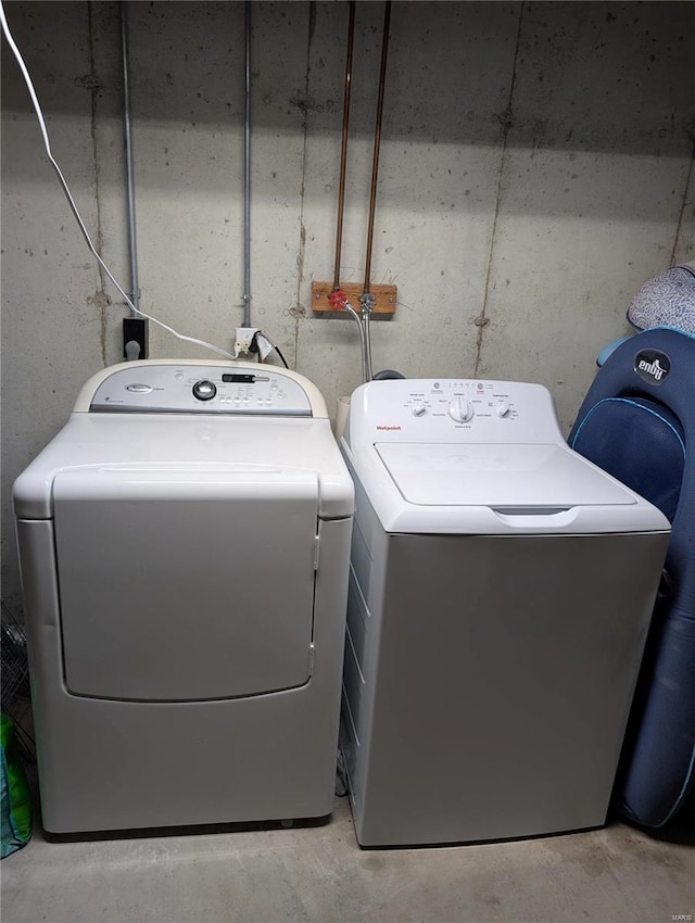 laundry area featuring independent washer and dryer