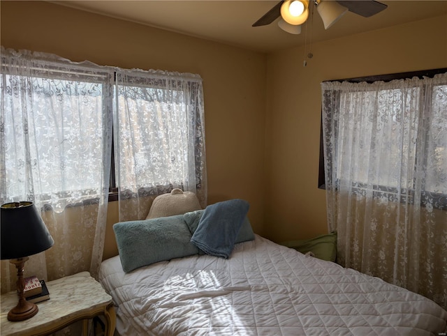 bedroom with ceiling fan