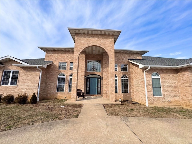 view of front of house featuring a patio