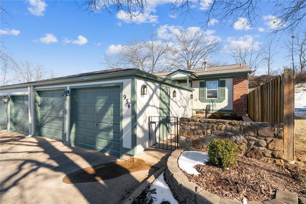 view of front of home featuring a garage