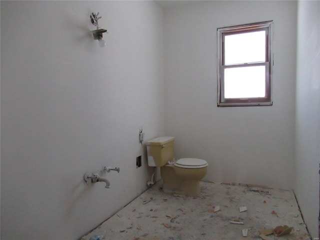 bathroom featuring toilet