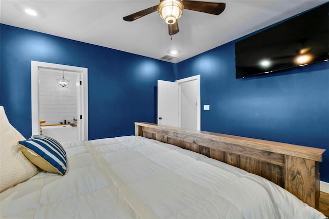 bedroom with ceiling fan