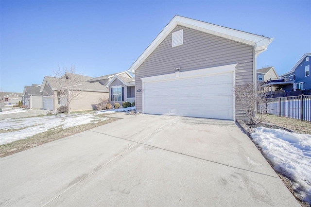 view of front facade with a garage