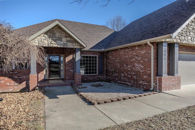 view of front of home featuring a garage