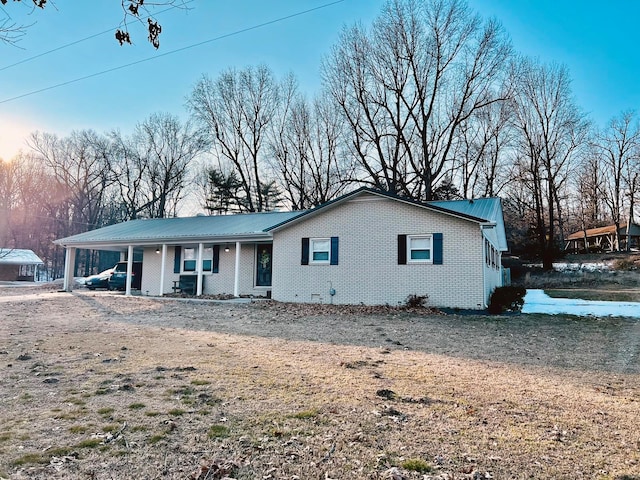 view of front of property featuring a porch