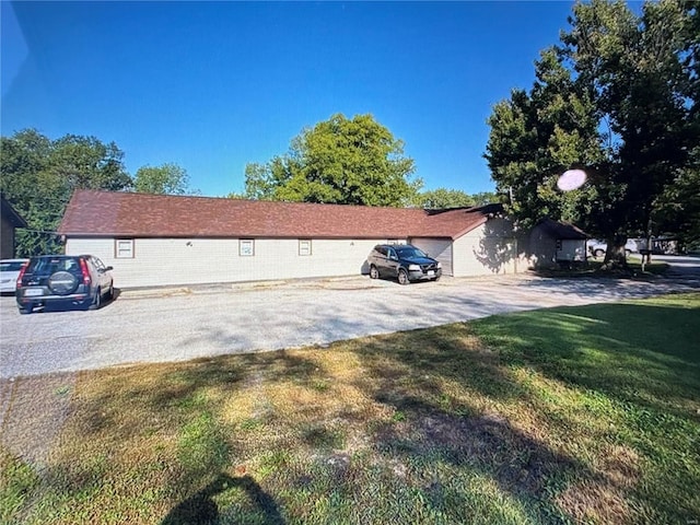 exterior space featuring a yard