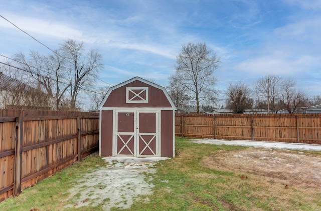 view of outdoor structure with a yard