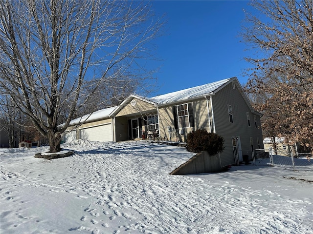 view of front facade with a garage