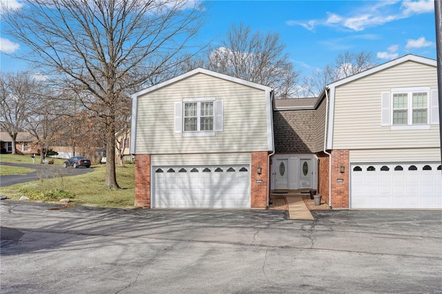 view of front facade with a garage