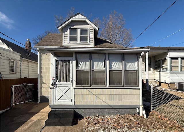 view of front of property