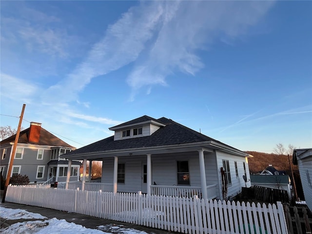 view of front facade featuring covered porch