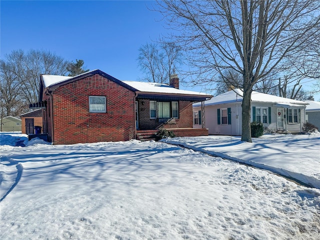 view of front of property featuring covered porch