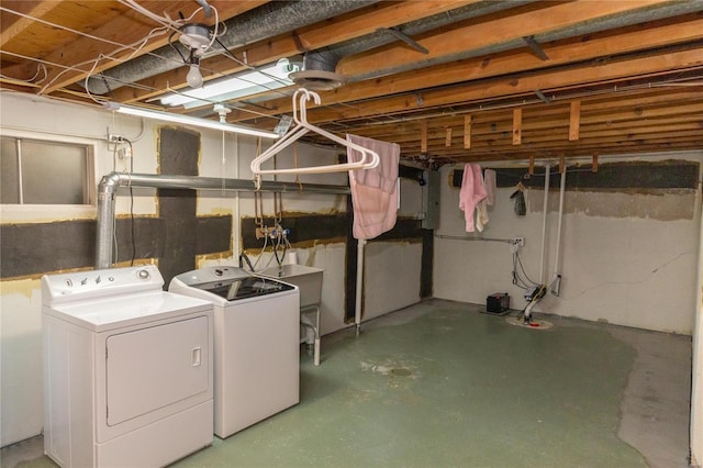 basement featuring washer and clothes dryer