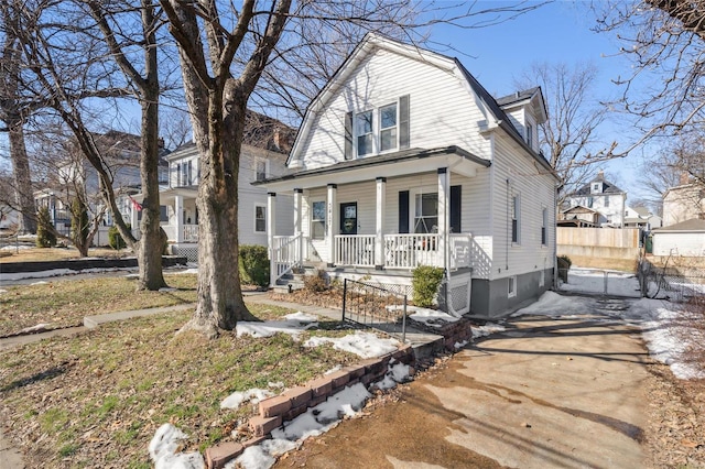 view of front of house featuring covered porch