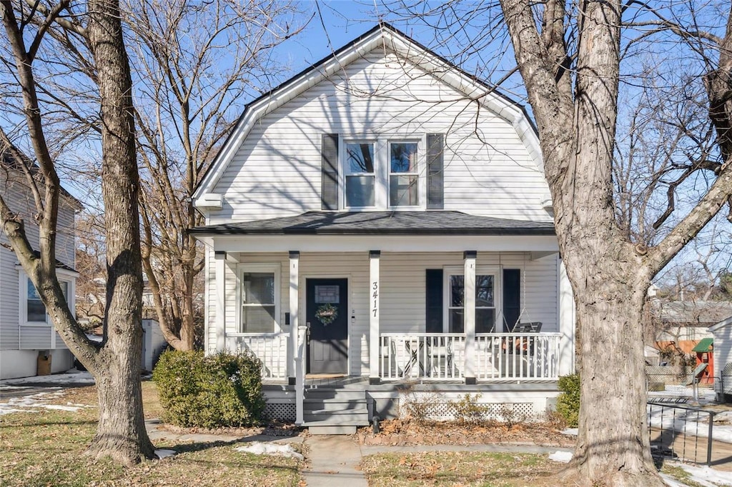 bungalow-style house with covered porch