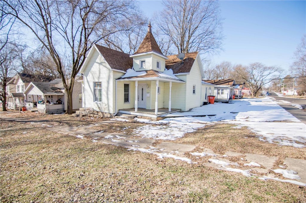 view of front facade with a porch